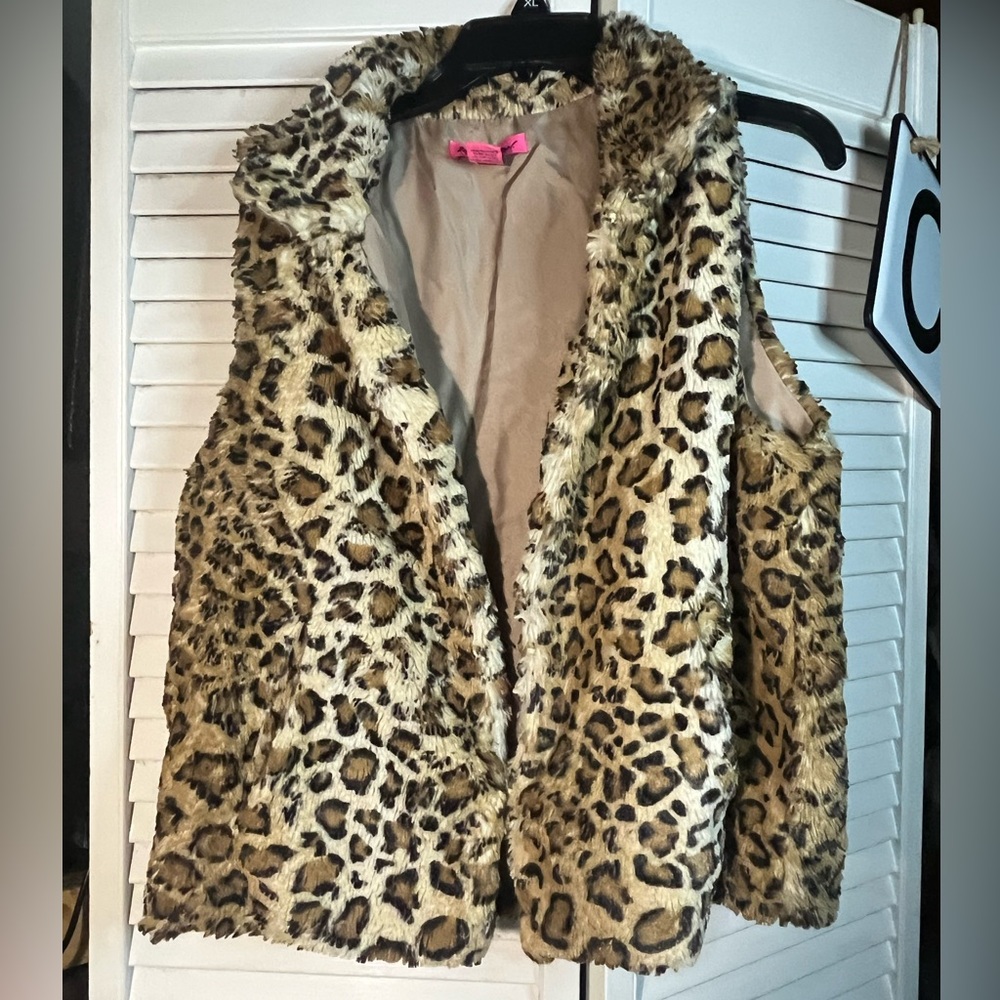 BETSEY JOHNSON Cheetah hook and eye Faux Fur Vest with pockets - Picture 8 of 12